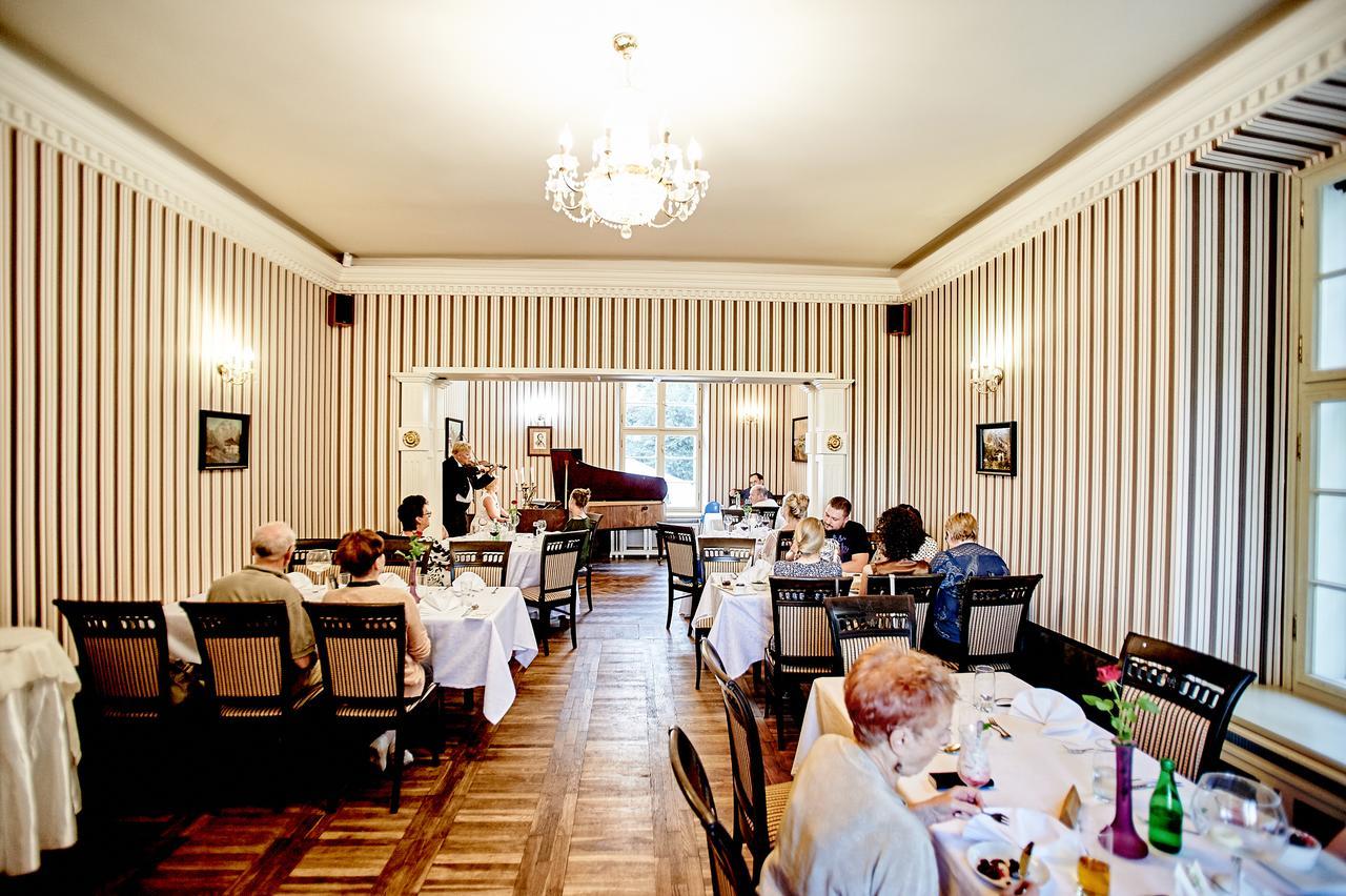 Palac Bazantarnia Pszczyna Extérieur photo